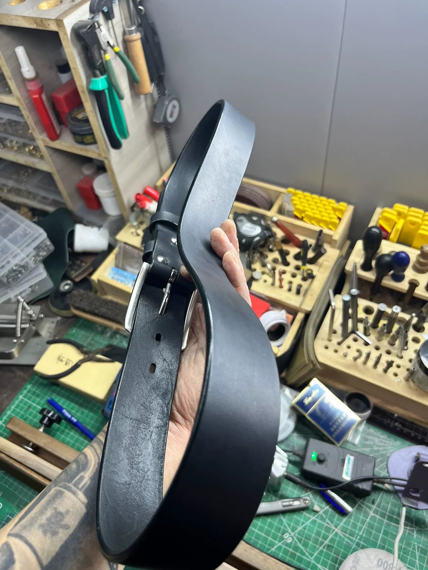 Meian handmade belts are customized, business casual men's belts