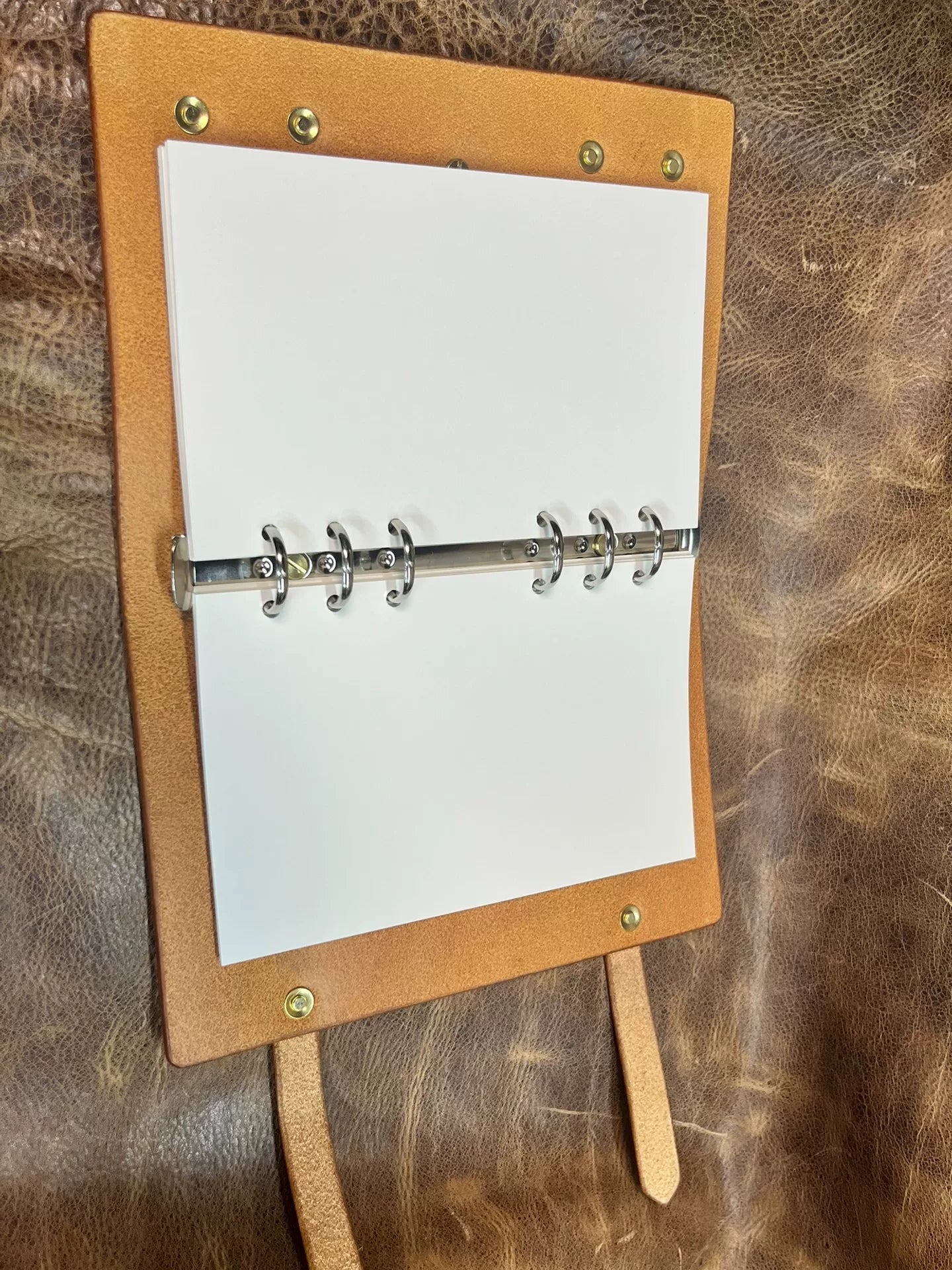 Horwen style oil wax leather A6 made of 4mm single layer thickness…