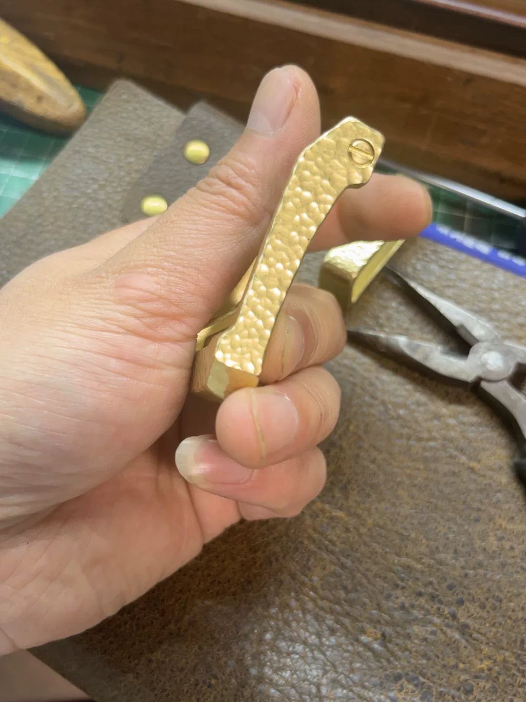 Gadfly buckle replica Niu 11 solid brass hand-hammered belt buckle