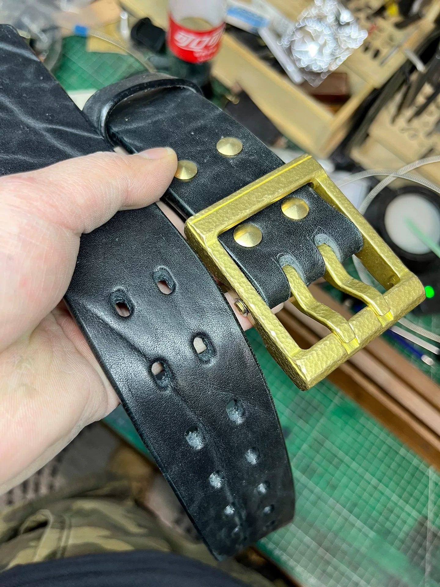 4.5 cm wide double-needle hammer-patterned handmade belt of five ge…