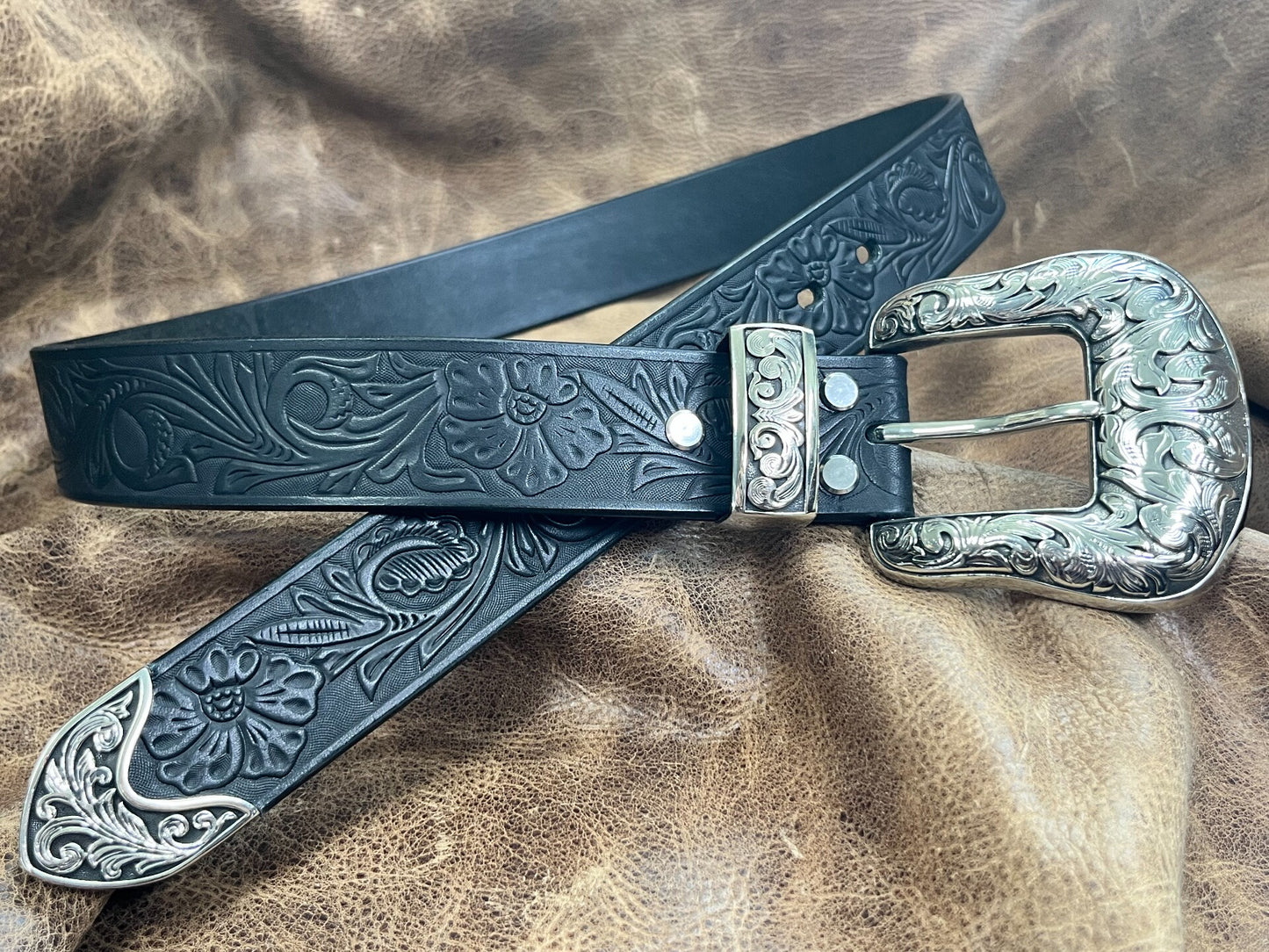 The white copper Tangcao three-piece handmade belt