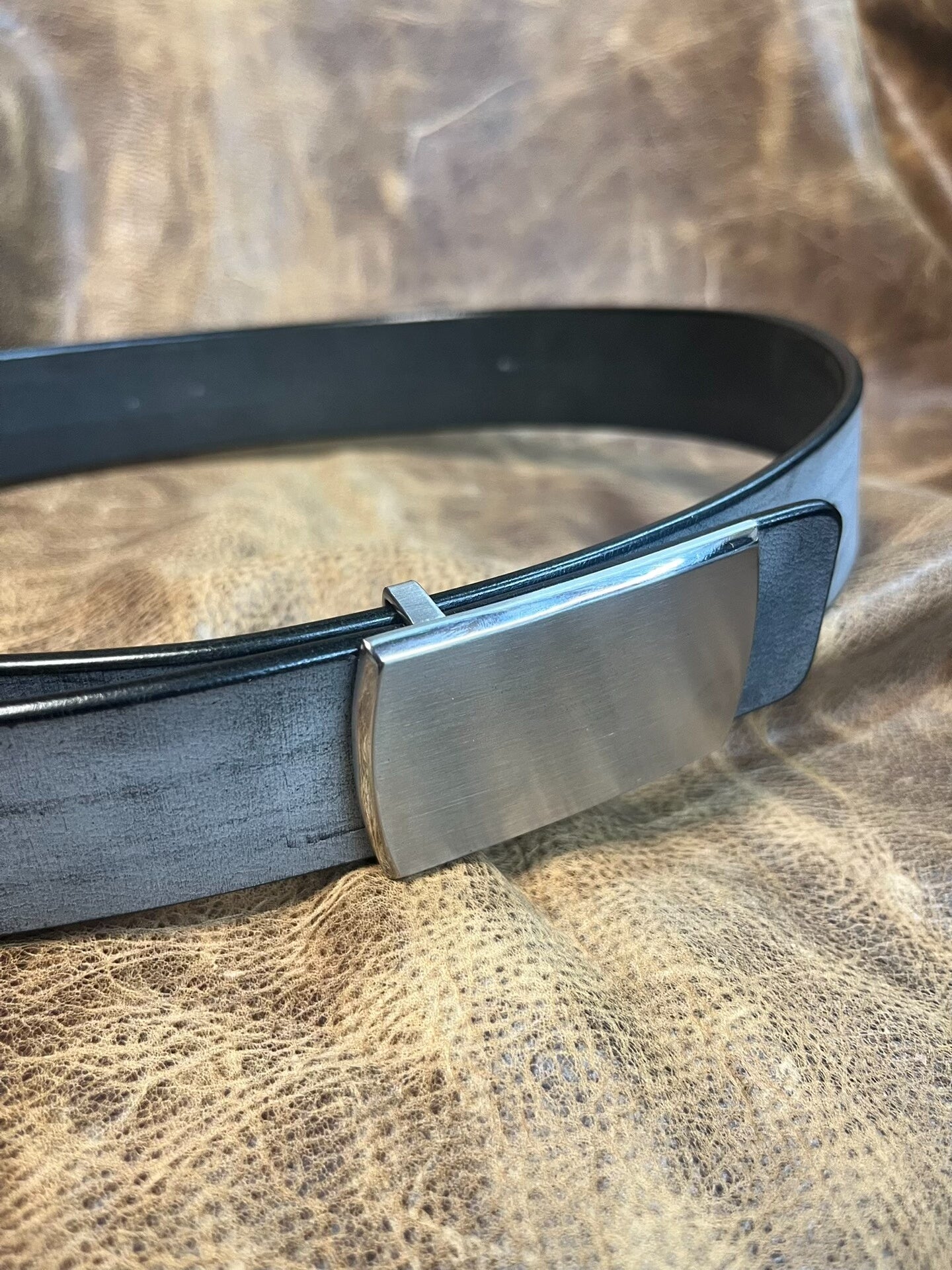 Customized handmade belt with Italian horse rein carvings
