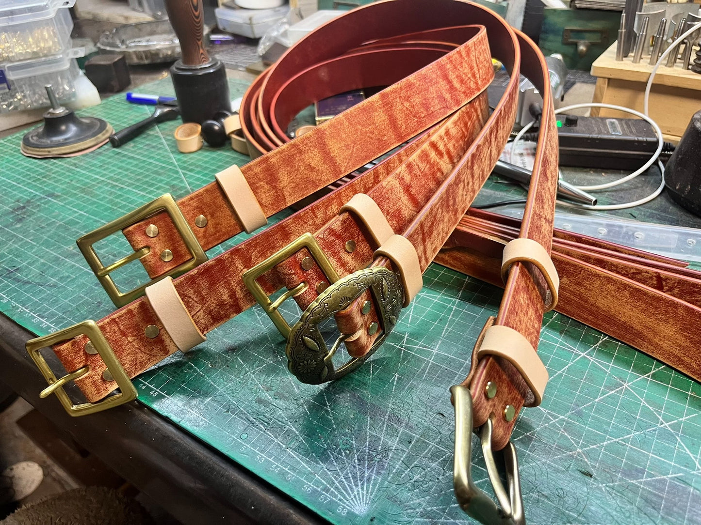Made of Italian vegetable tanned hand-rubbed genuine leather first-…