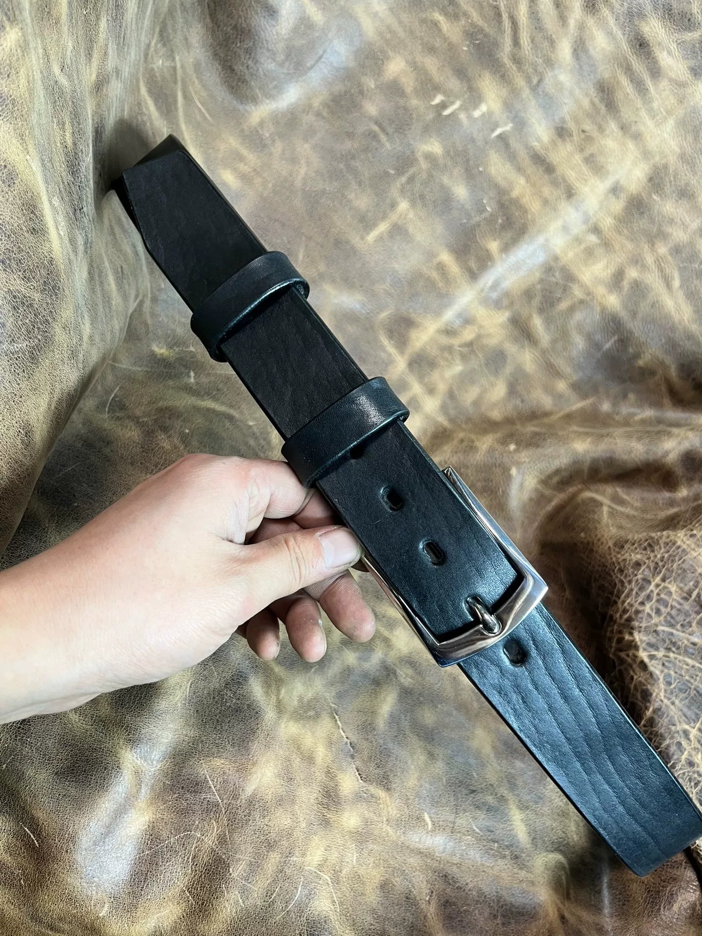 5.5mm thick North American black through-dyed bison leather first l…