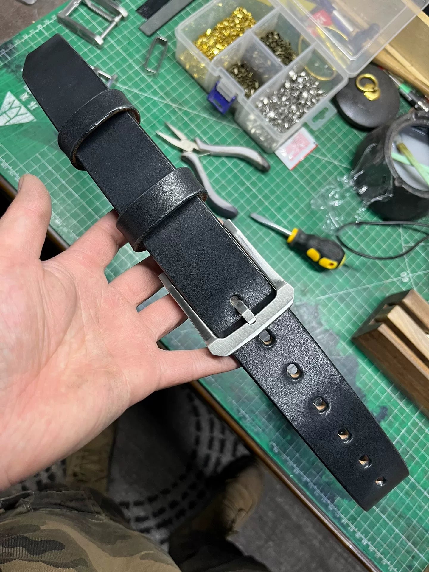 5.5mm thick Japanese Tochigi Shonan back leather belt with handmade…