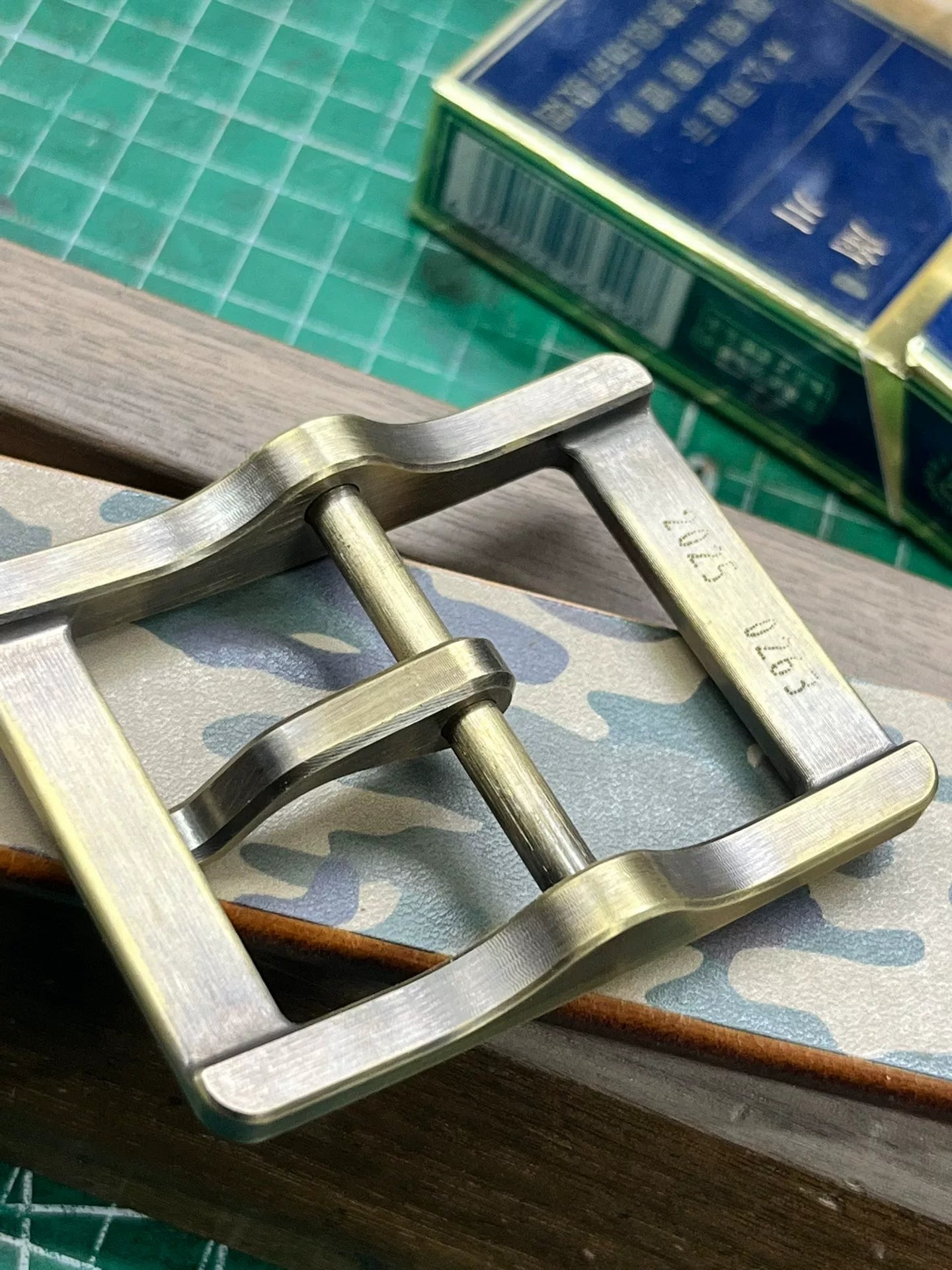 CNC brass wire cutting and engraving high-end customized belt buckl…