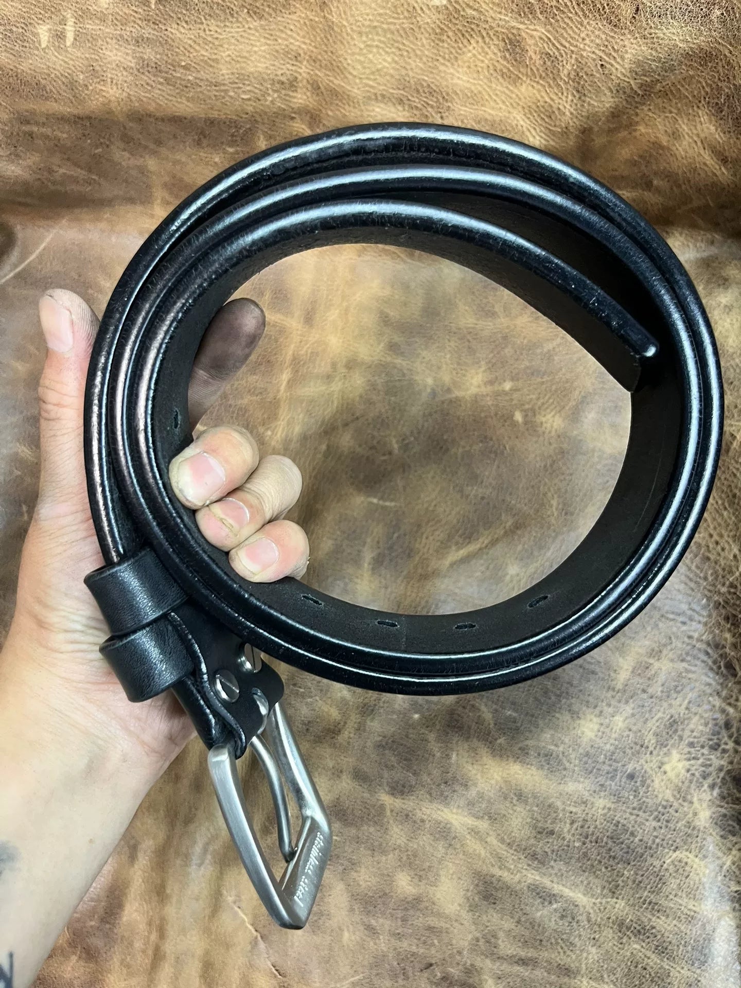 5.5–6mm thick North American black dyed bison leather first layer c…