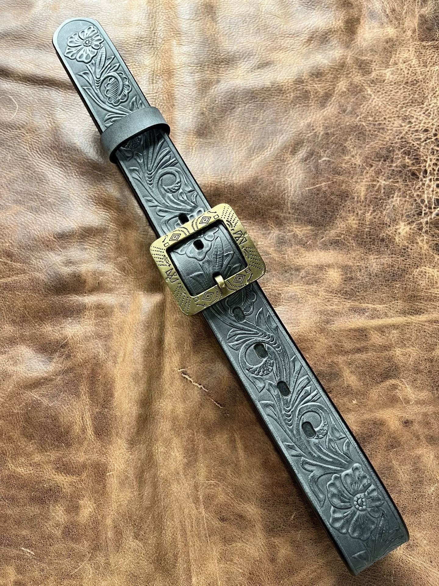 Customized Italian horse-rein carved handmade belt