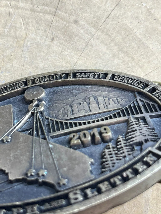 The United States returns old belt buckles