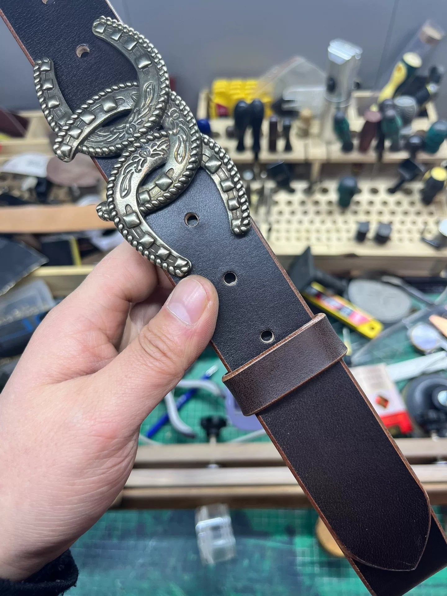 White copper three horseshoe buckle handmade belt