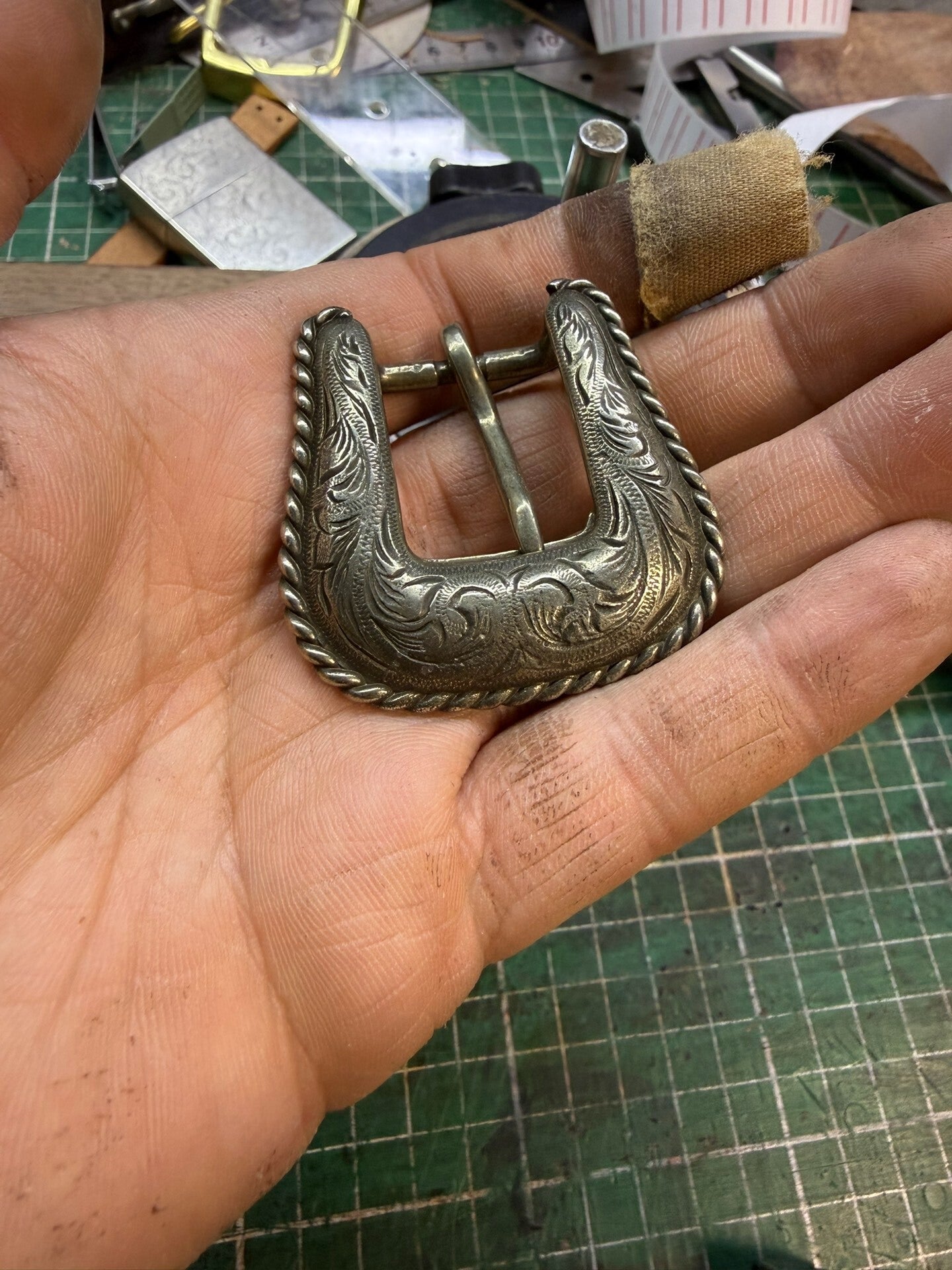 Purely hand-engraved American retro belt buckle