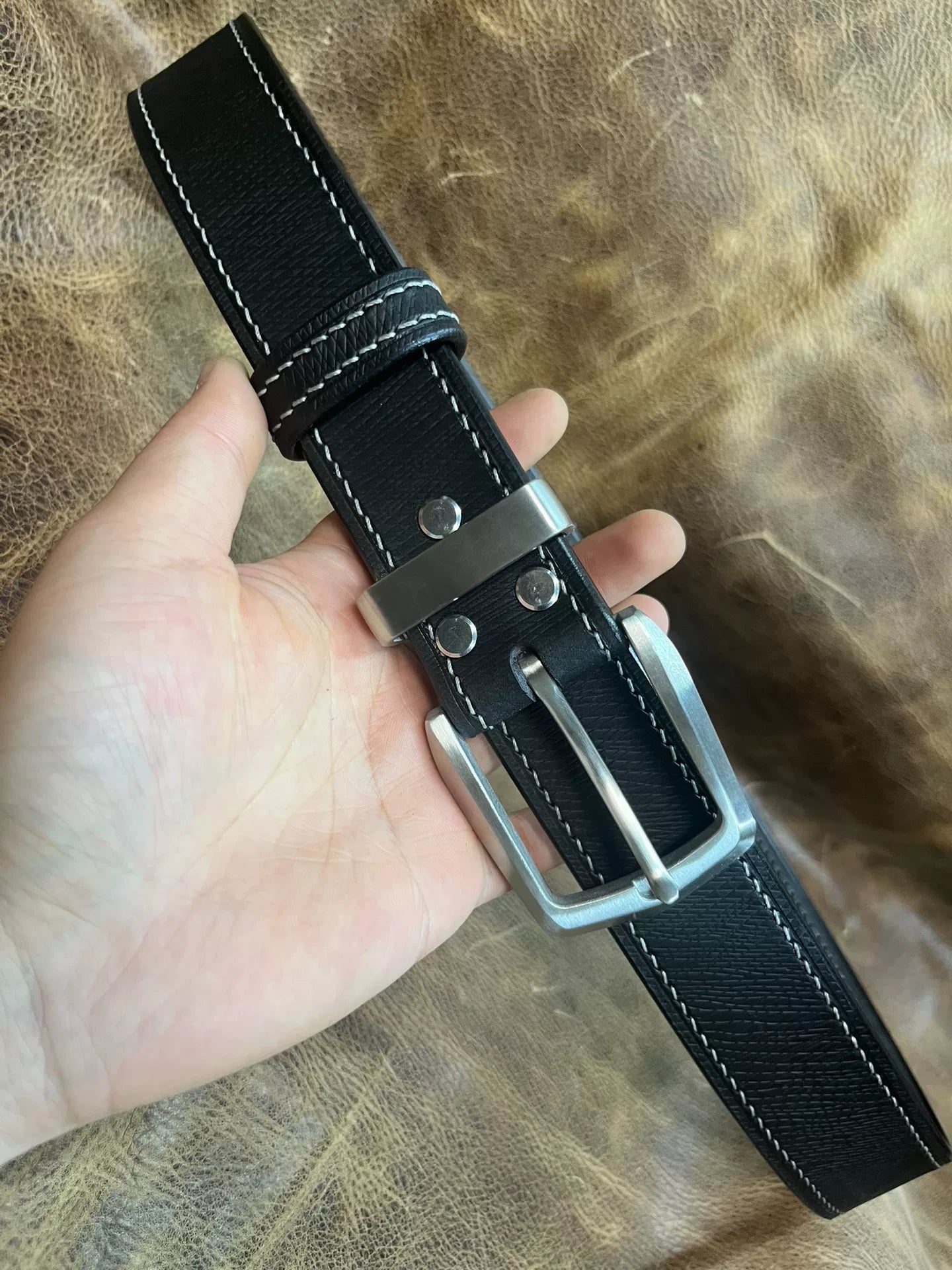 Imported Italian saddle vegetable tanned leather with hand stitchin…