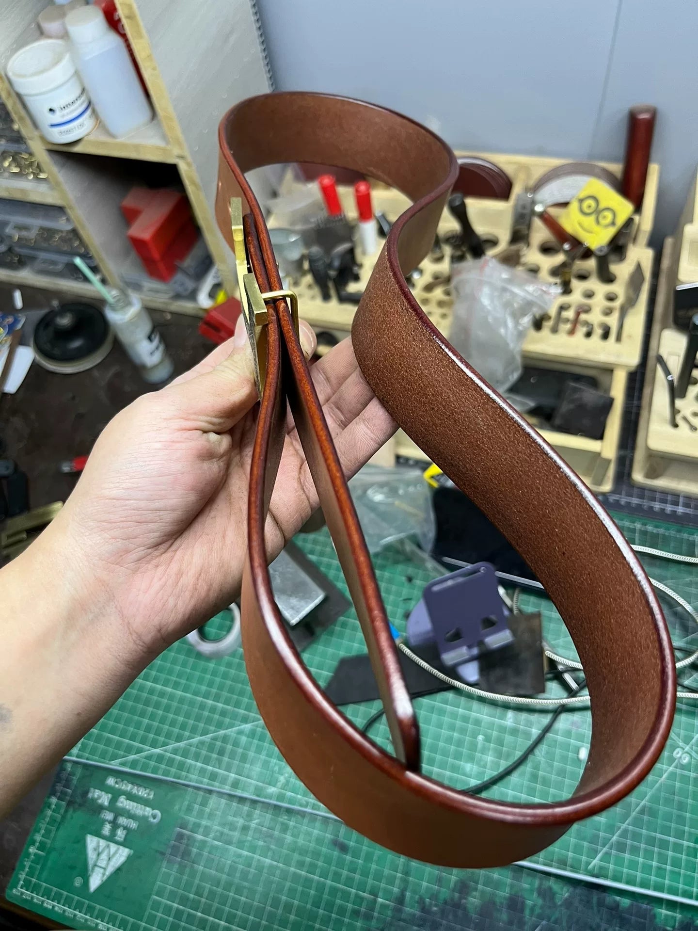 Handmade belt made of Italian Tuscan vegetable-tanned first-grain c…