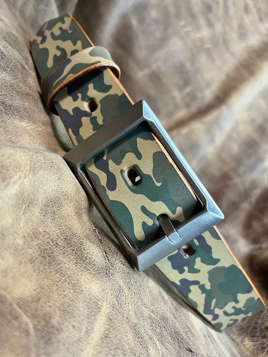 5.5mm thick camouflage saddle with titanium alloy belt buckle