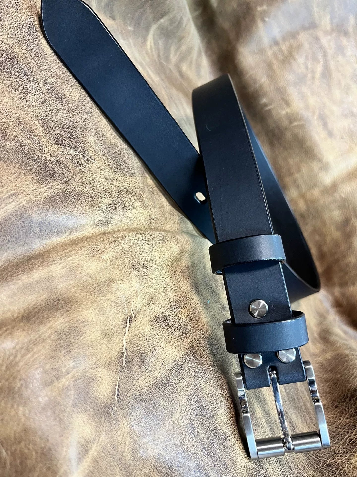 316L Line-Cut Belt Buckle with Italian Saddle Leather — 4.5mm
