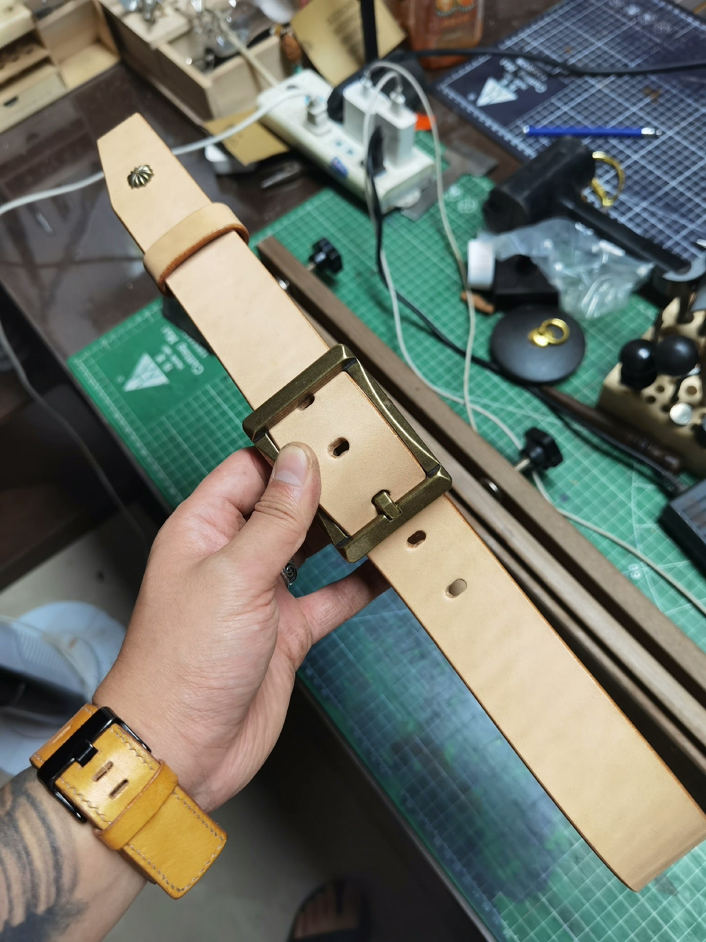 Meian handmade belt, assembled with a replica gadfly buckle