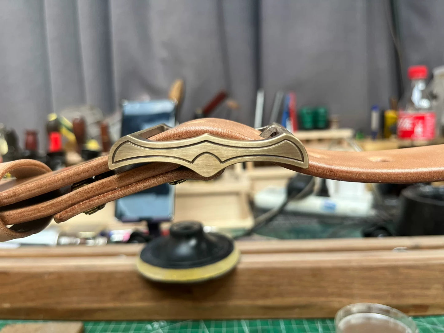 Muchen Bat CNC wire-cut belt buckle with finished Japanese Tochi wo…