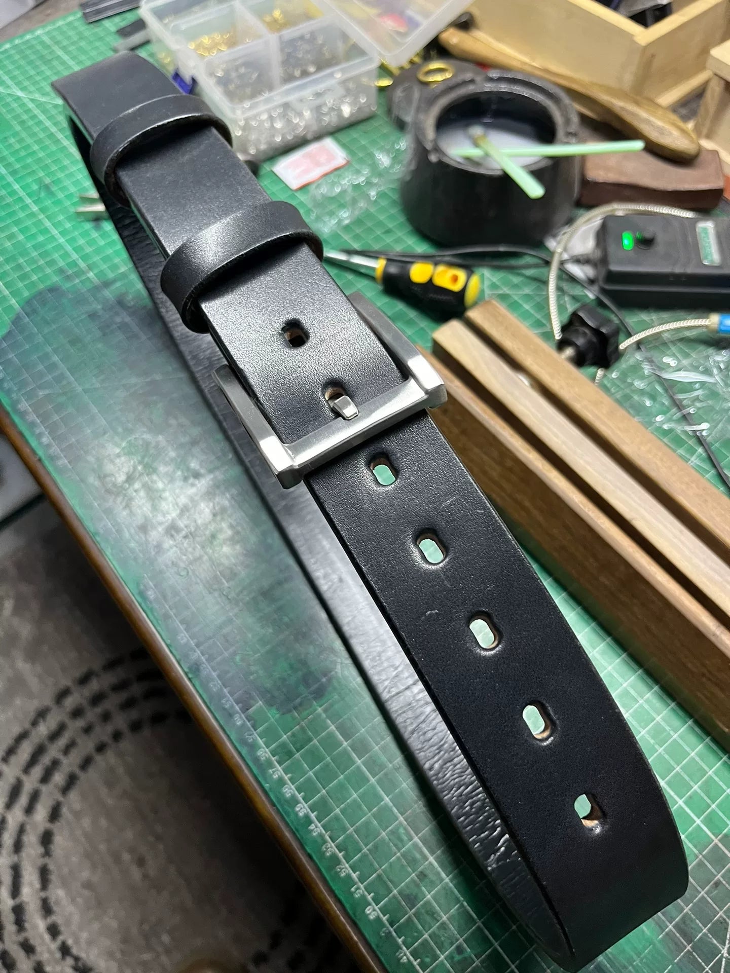 6.5mm Japanese Shonan Heavy Oiled Back Leather