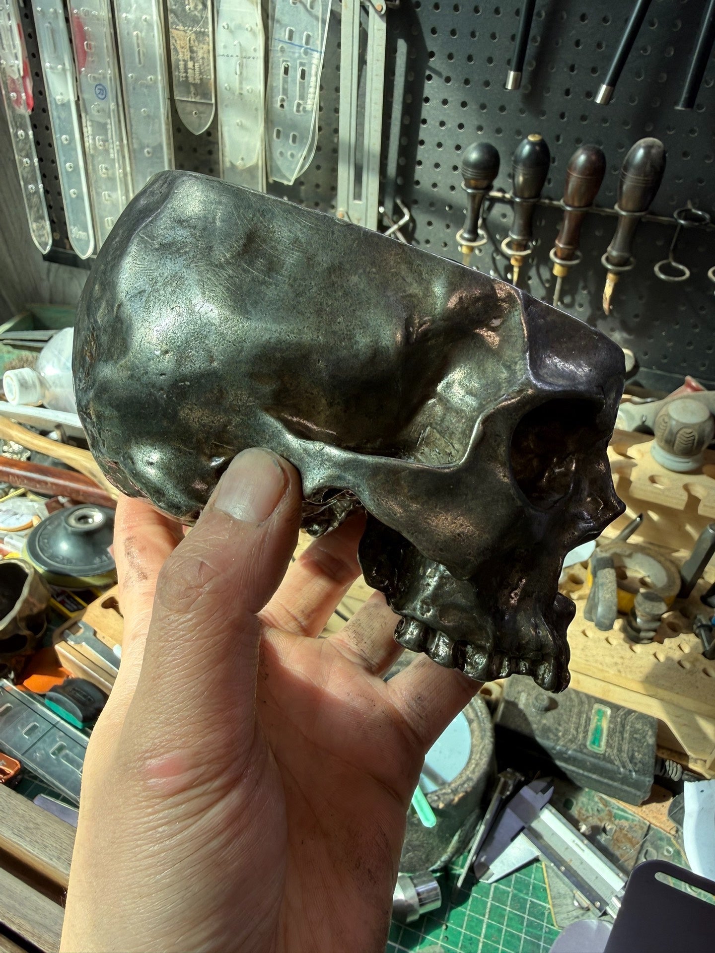 945g solid white copper skull ashtray