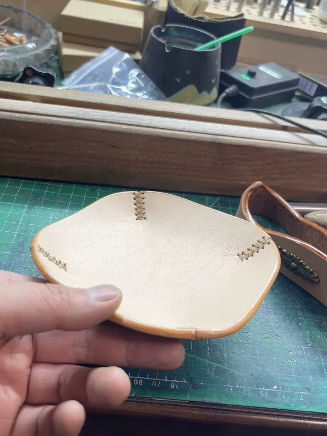 4-4.5 mm thick handmade leather goods made of imported Italian Tusc…