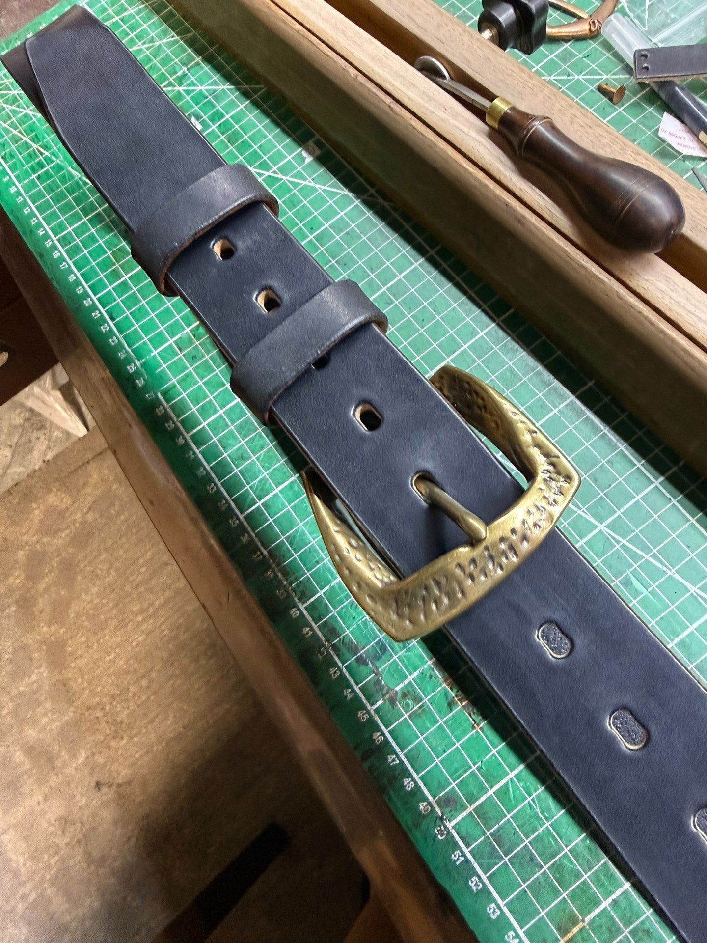 5.5mm thick Japanese Tochigi Shonan back leather belt with handmade…