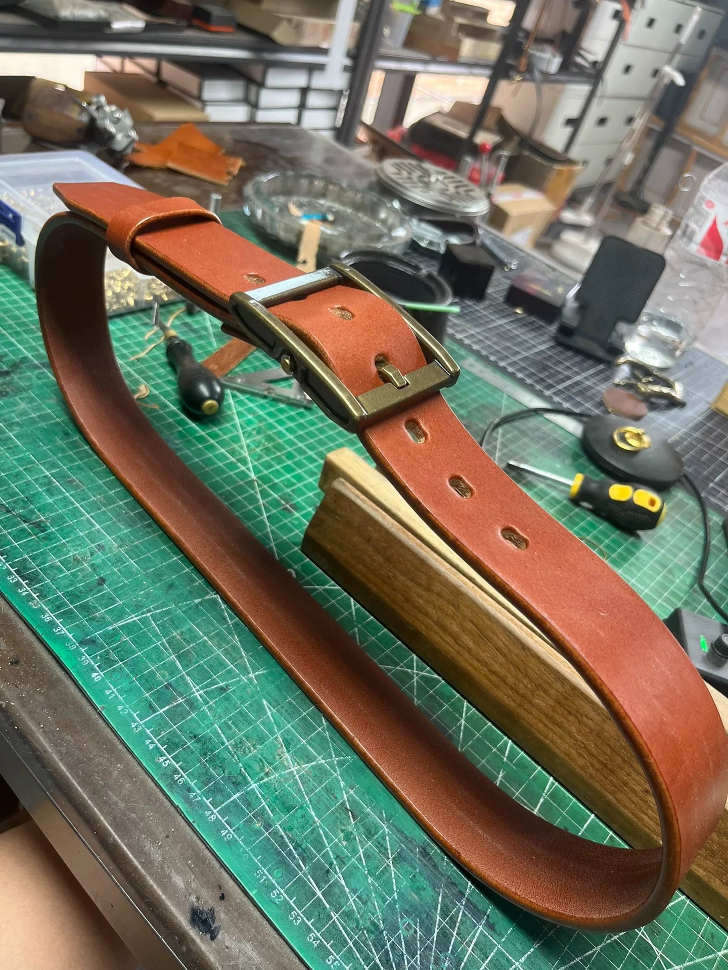 Caramel brown saddle leather handmade belt belt first layer cowhide…