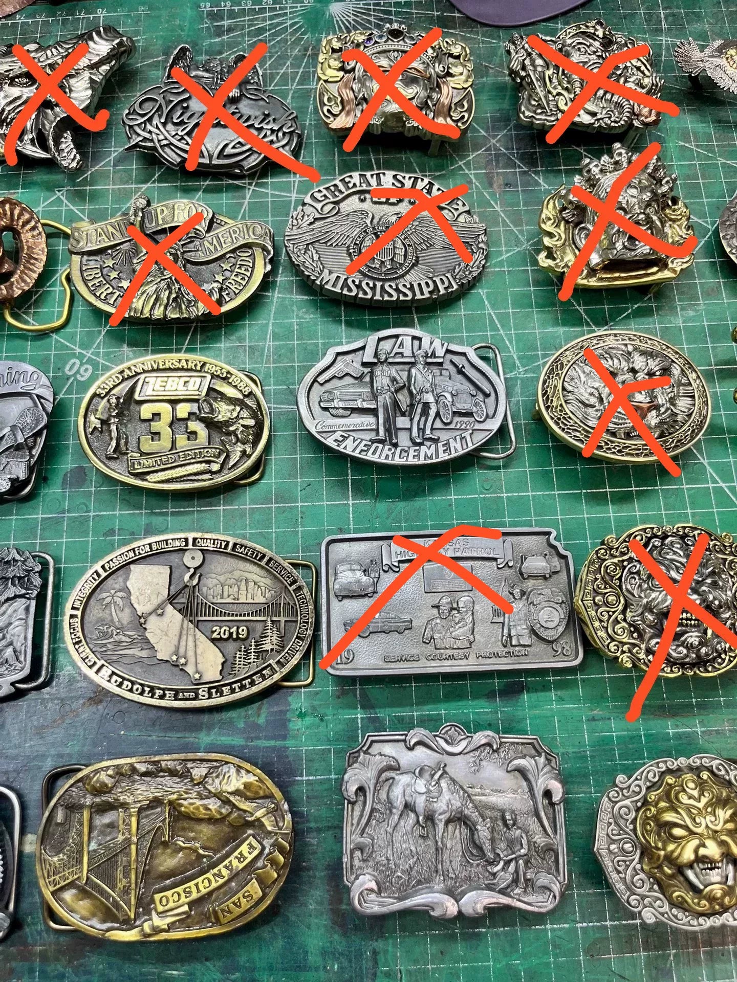 Plate buckle