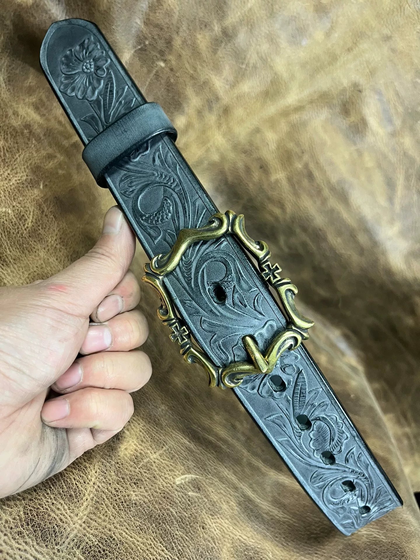 Customized Italian horse rein carving handmade belt