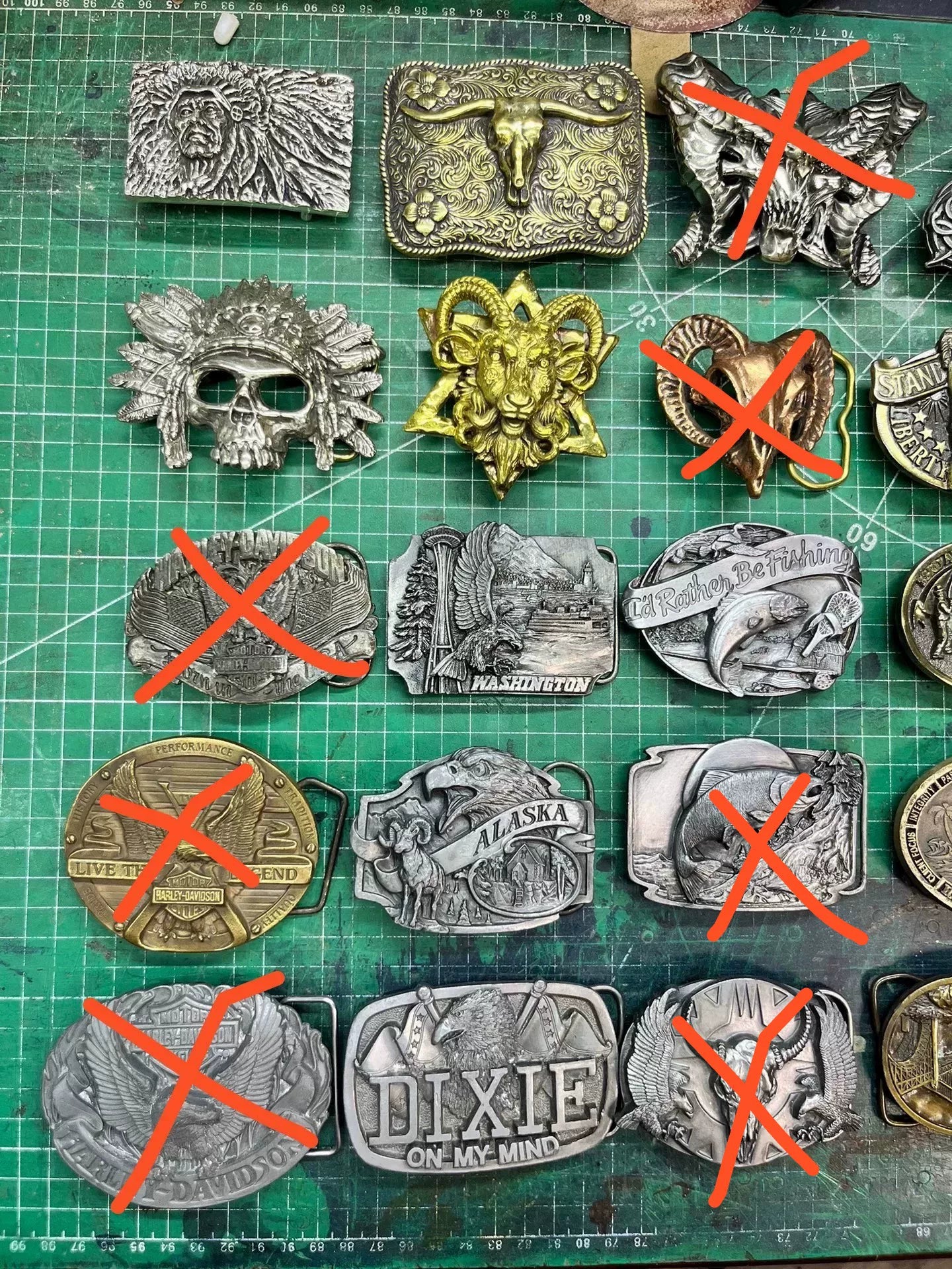 Plate buckle