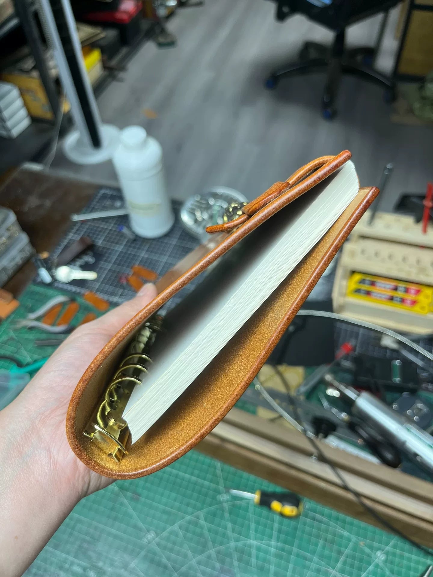 Horwen style oil wax leather A5 made of 4mm single layer thickness…