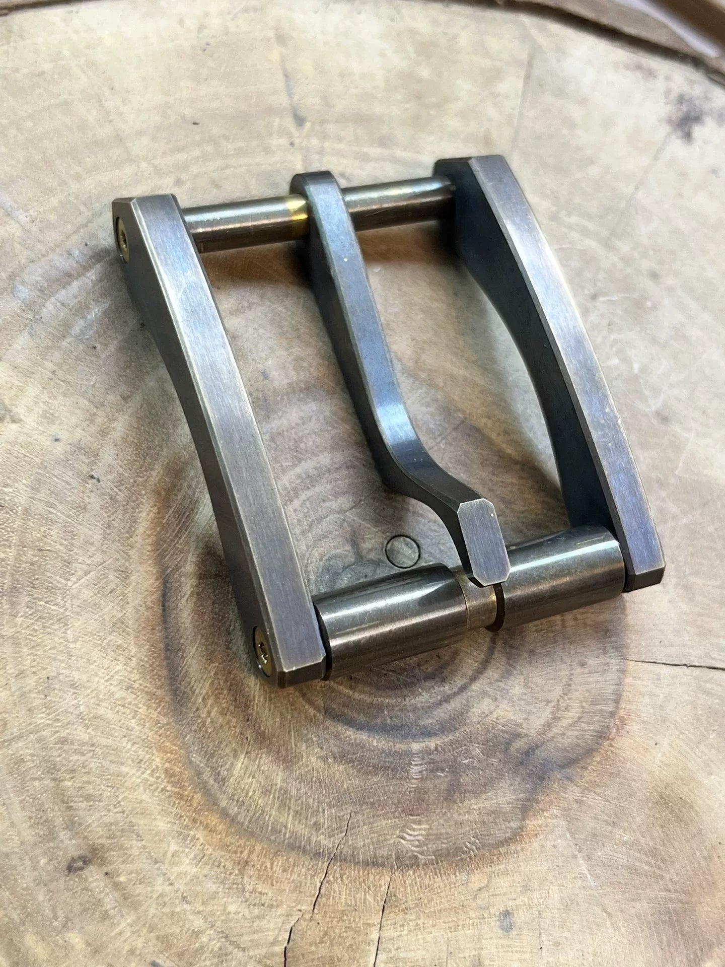 Brass antique wire-cut belt buckle