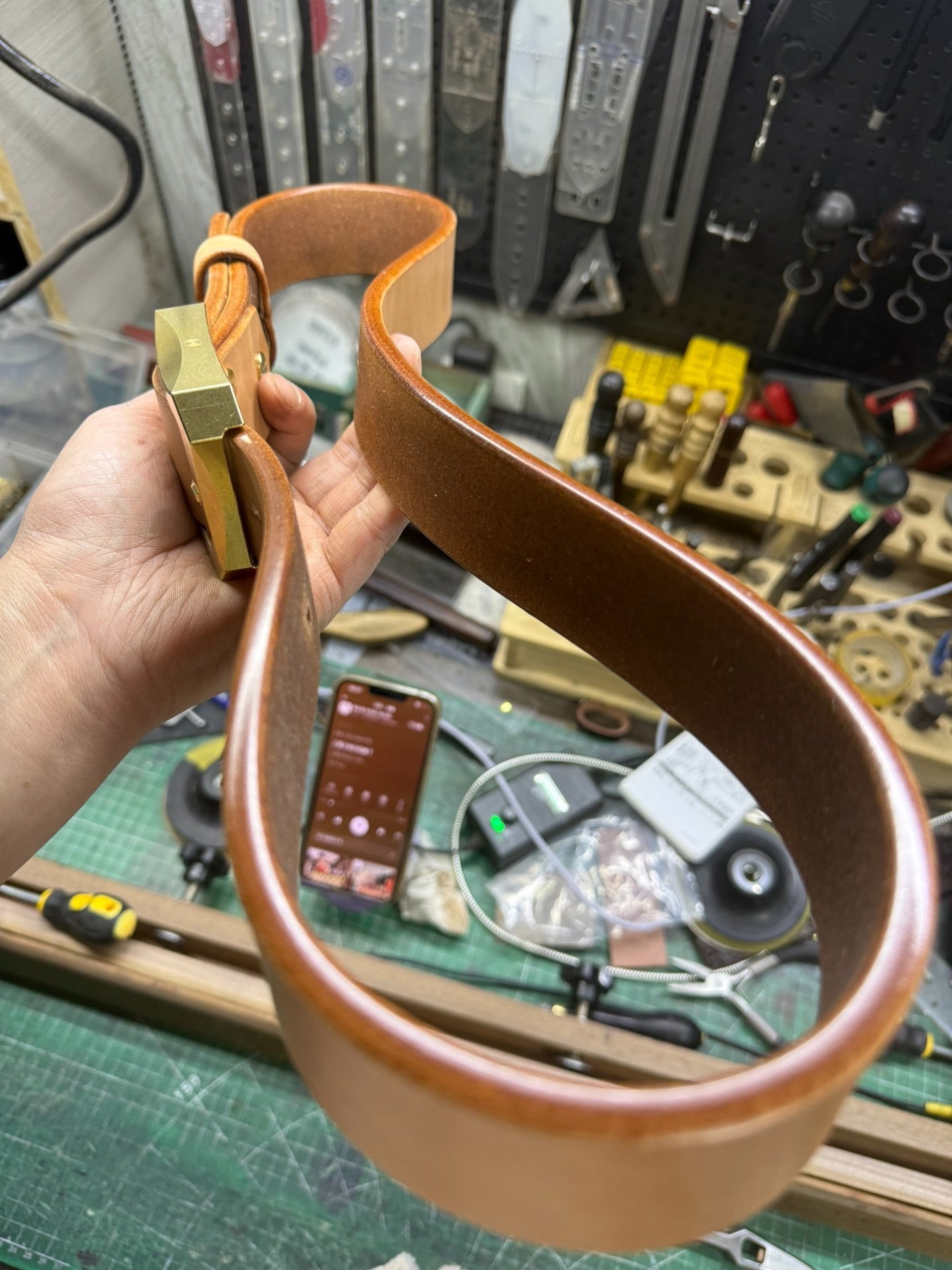 5mm Saddle Leather with Solid Brass Octagonal Line-Cut Buckle