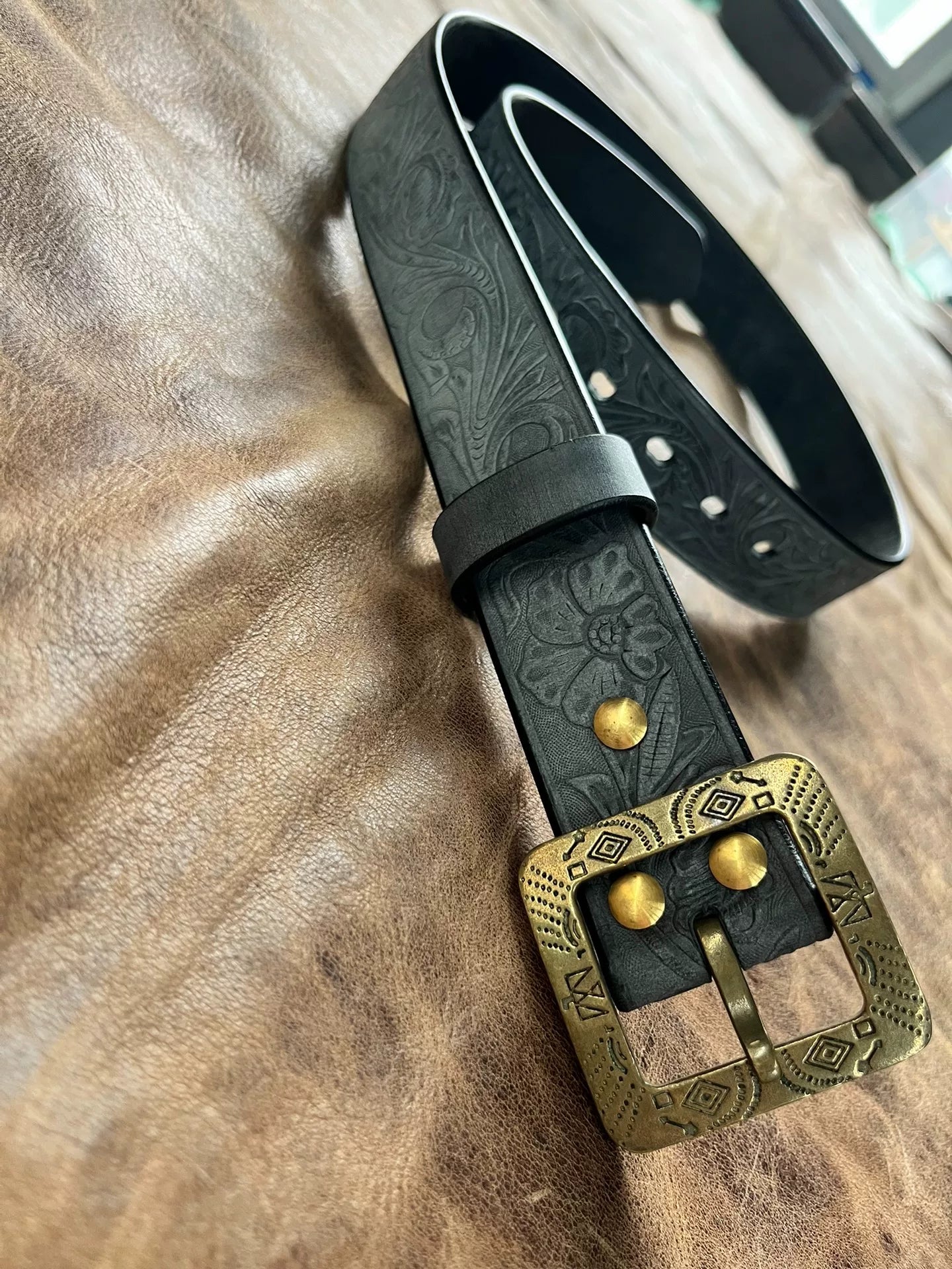 Customized Italian horse-rein carved handmade belt