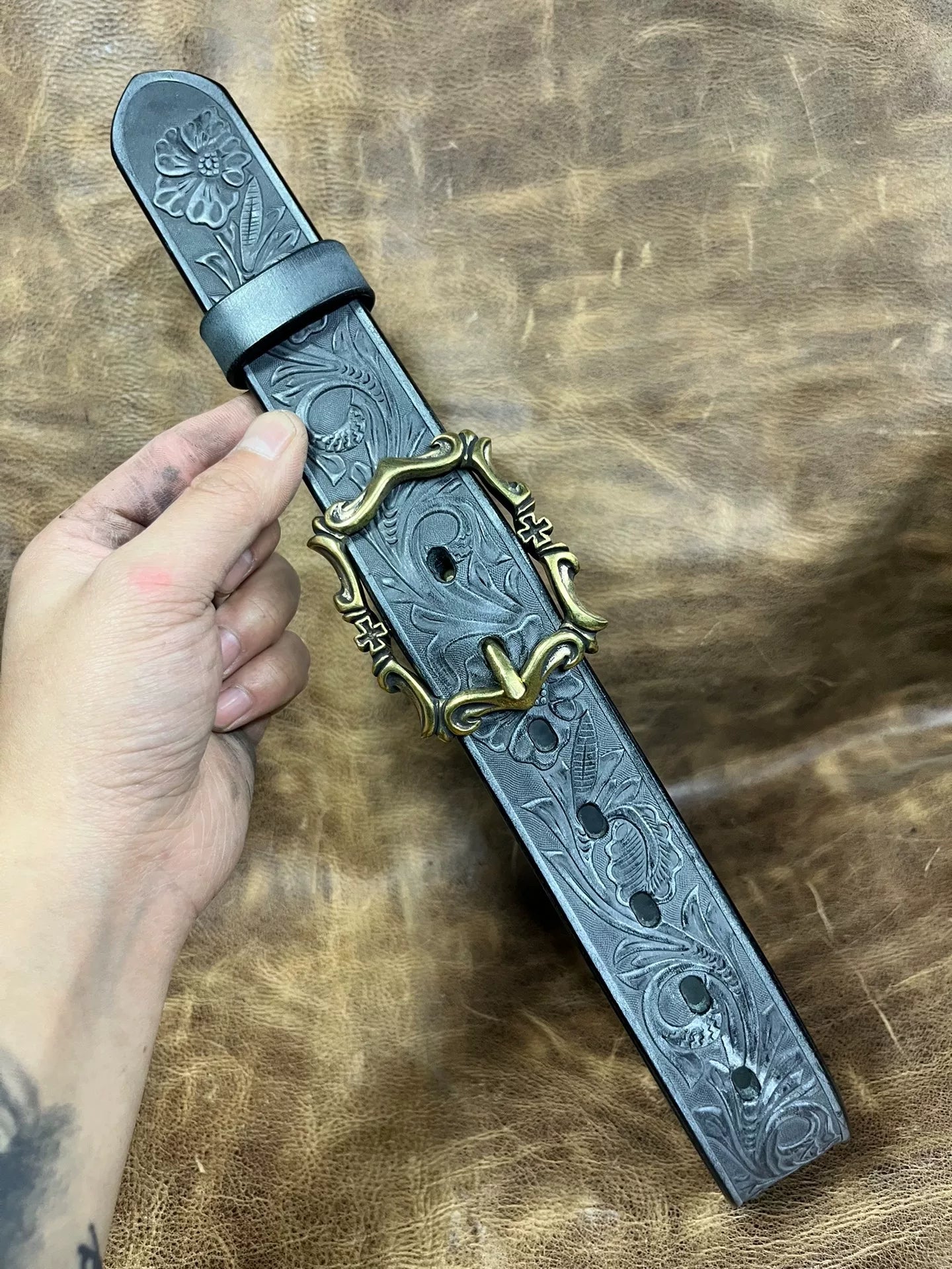 Customized Italian horse rein carving handmade belt