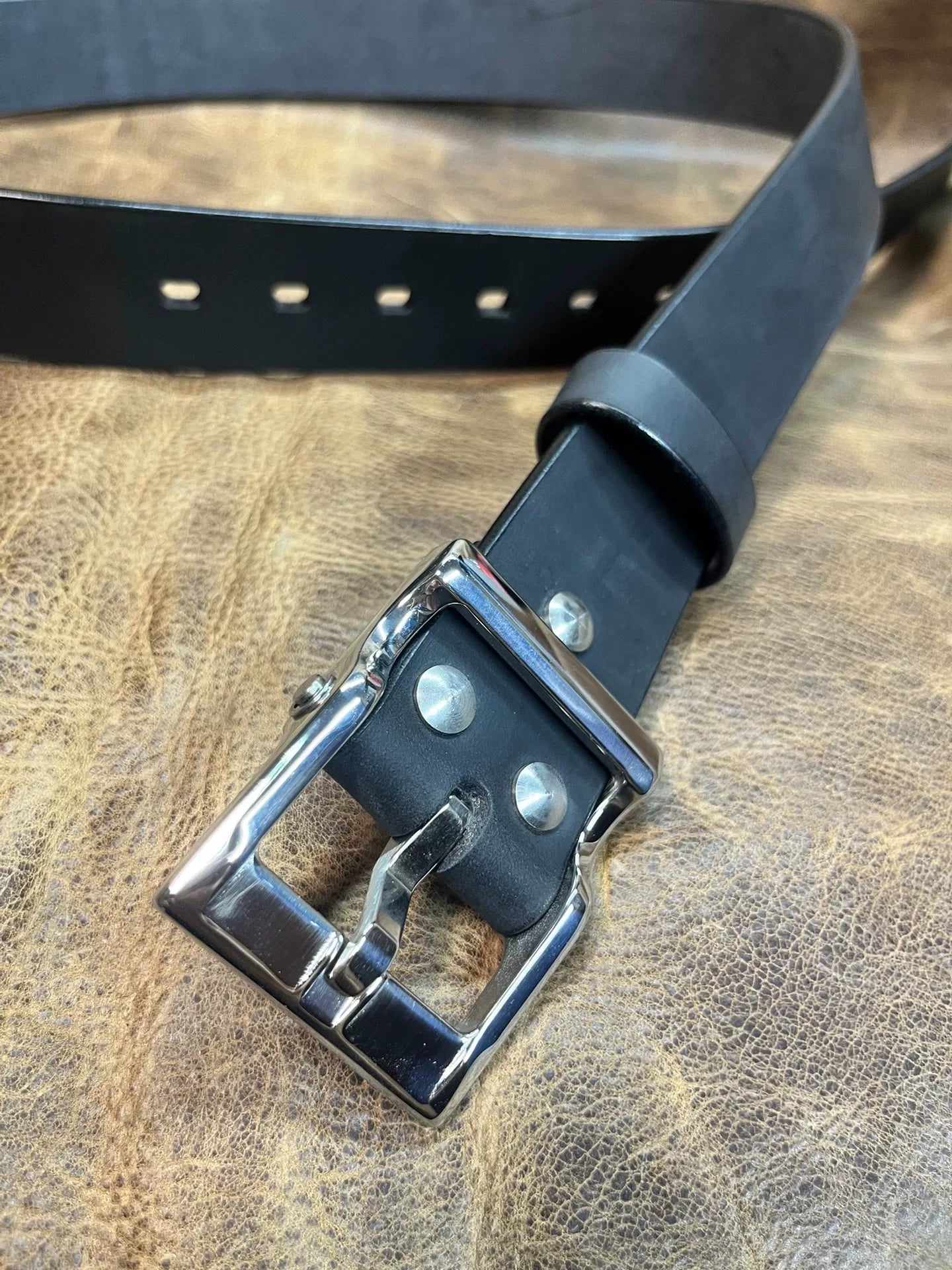 Italian Zhiruo handmade belts are customized
