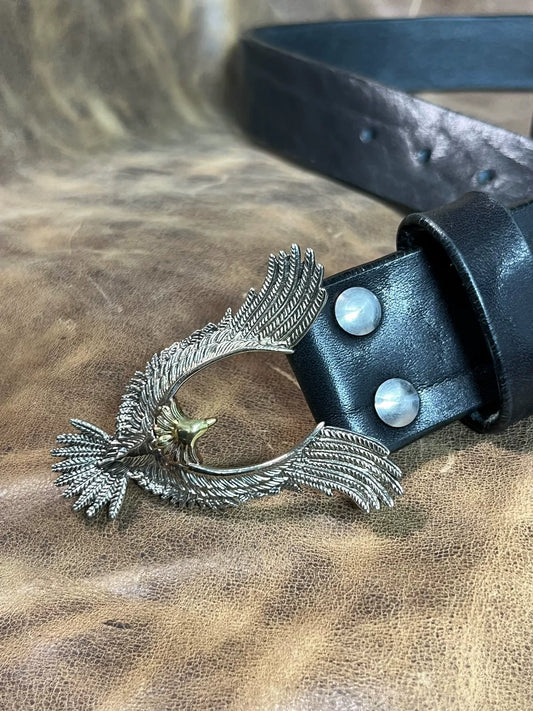 Customized belt in black bison leather. Customized length