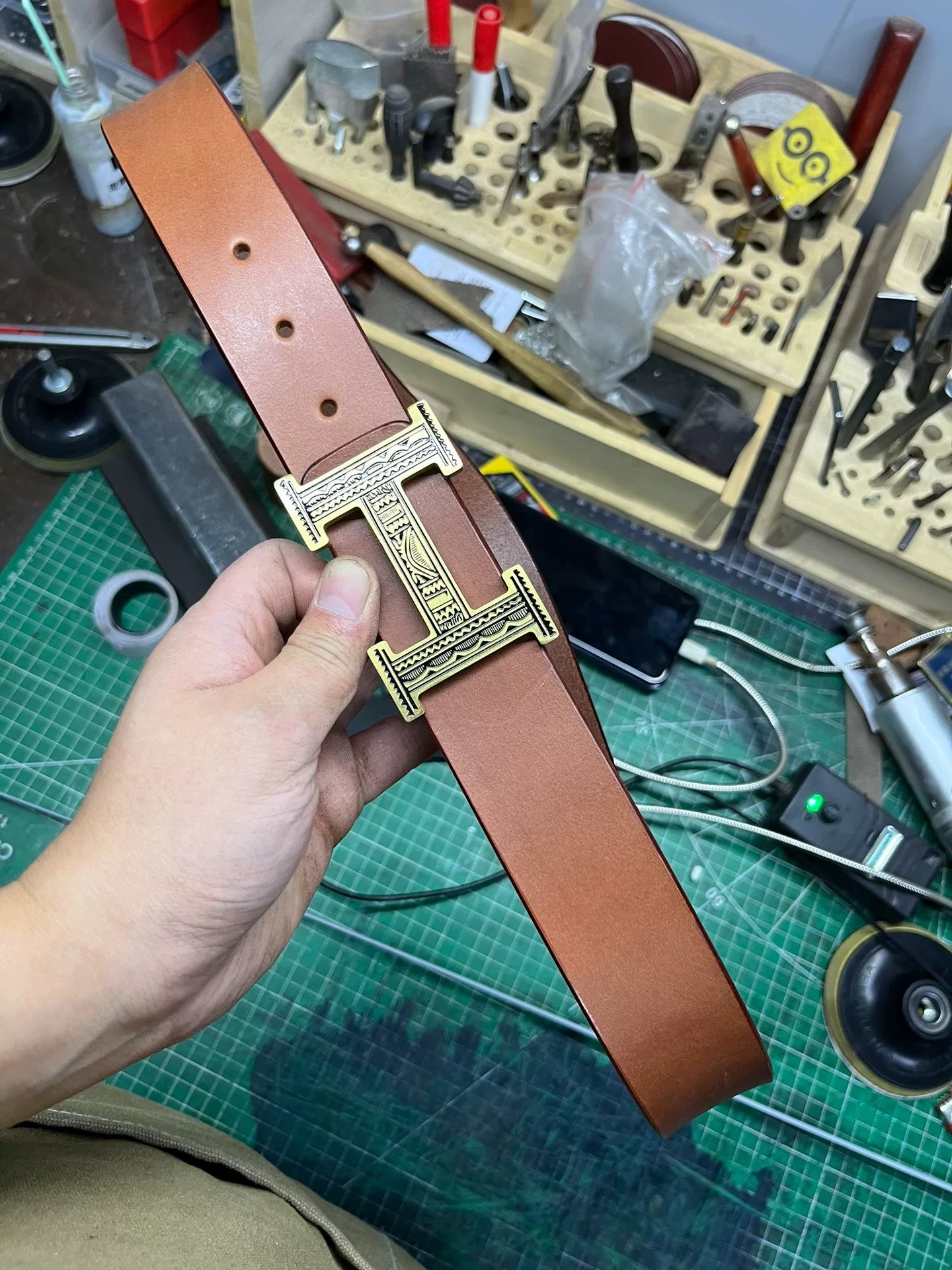 Handmade belt made of Italian Tuscan vegetable-tanned first-grain c…