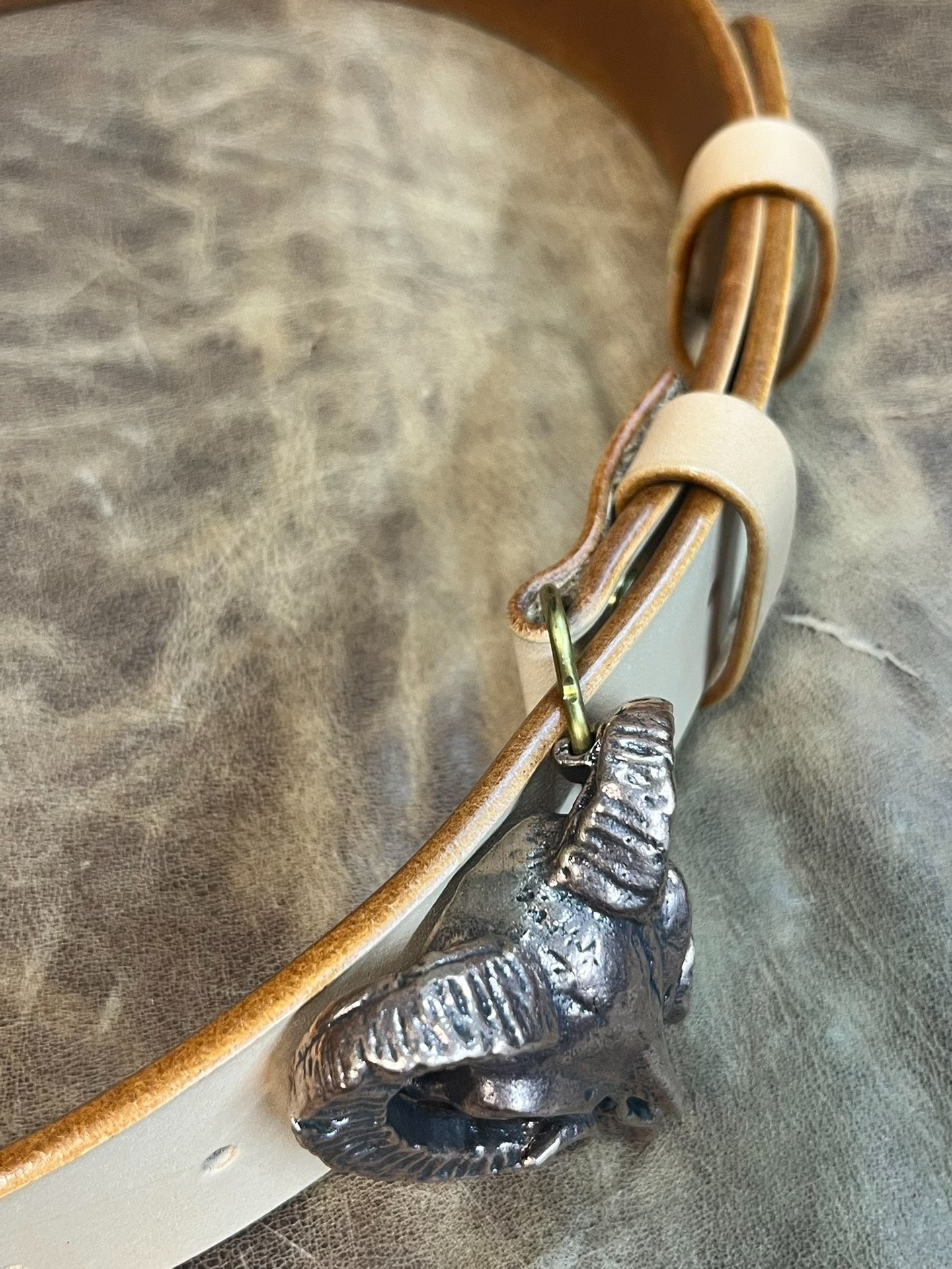 Meian's primary color cowhide is the first choice for raising cows.…