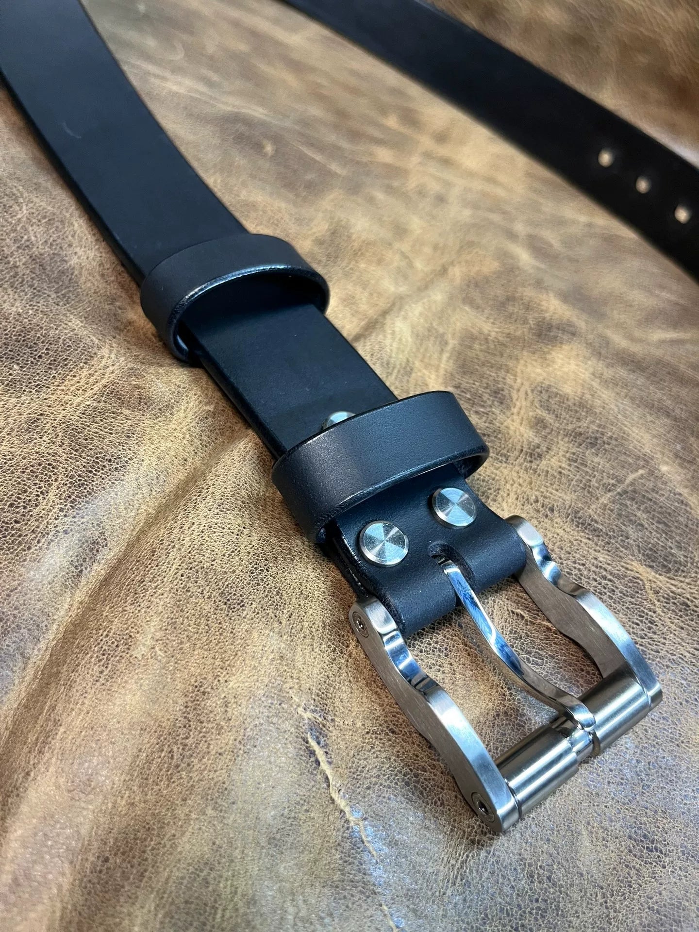 316L Line-Cut Belt Buckle with Italian Saddle Leather — 4.5mm