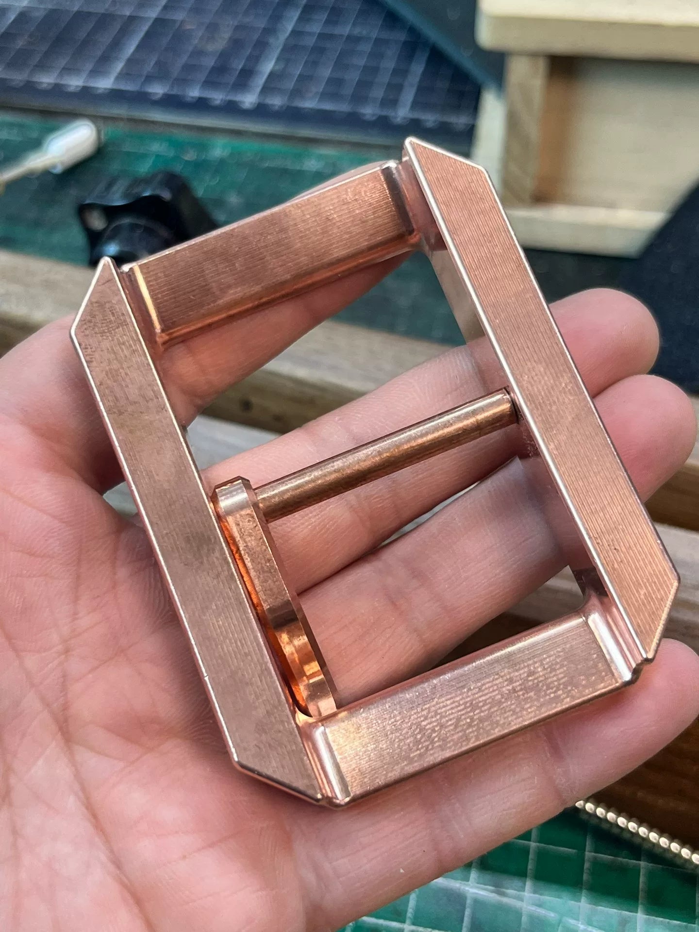 Half a kilogram of red copper and pure copper octagonal belt buckle…