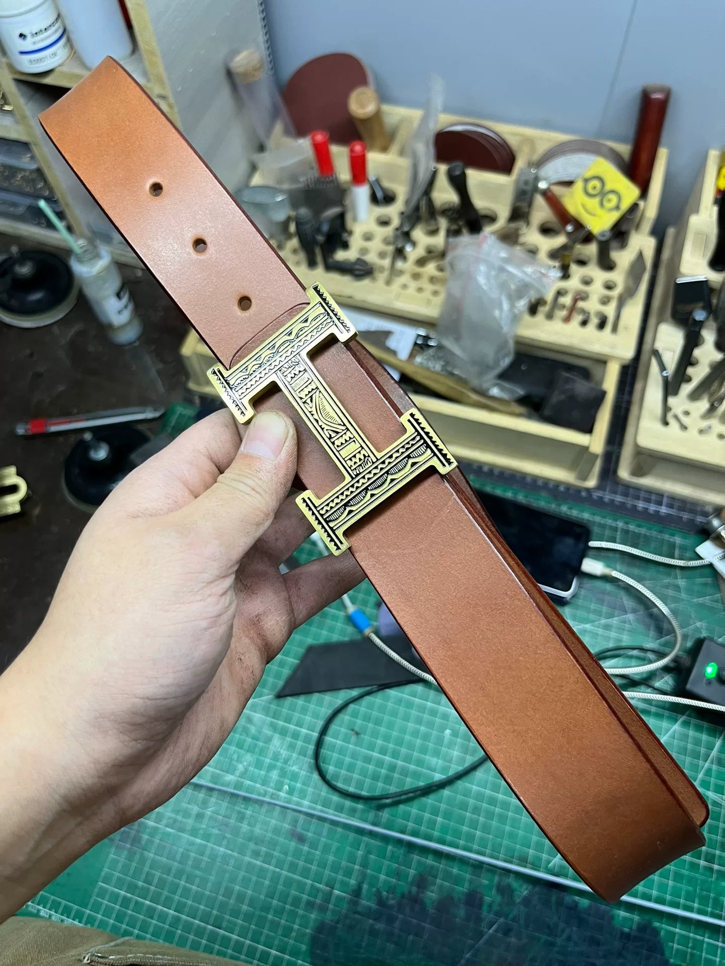 Handmade belt made of Italian Tuscan vegetable-tanned first-grain c…