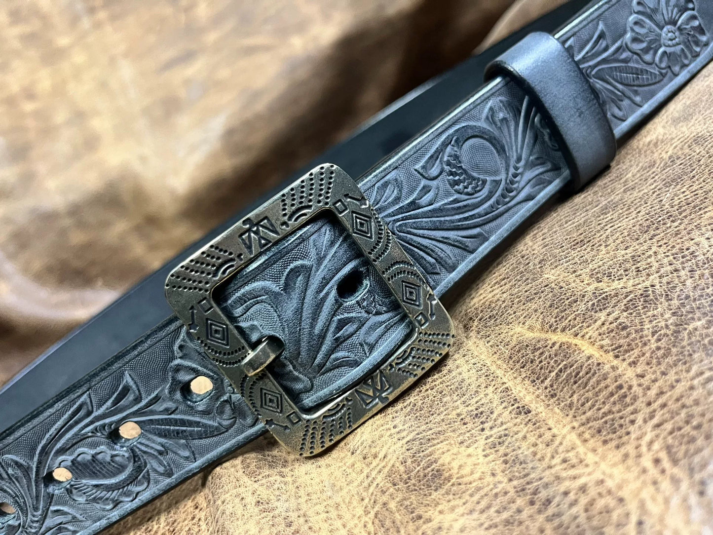 Customized Italian horse-rein carved handmade belt