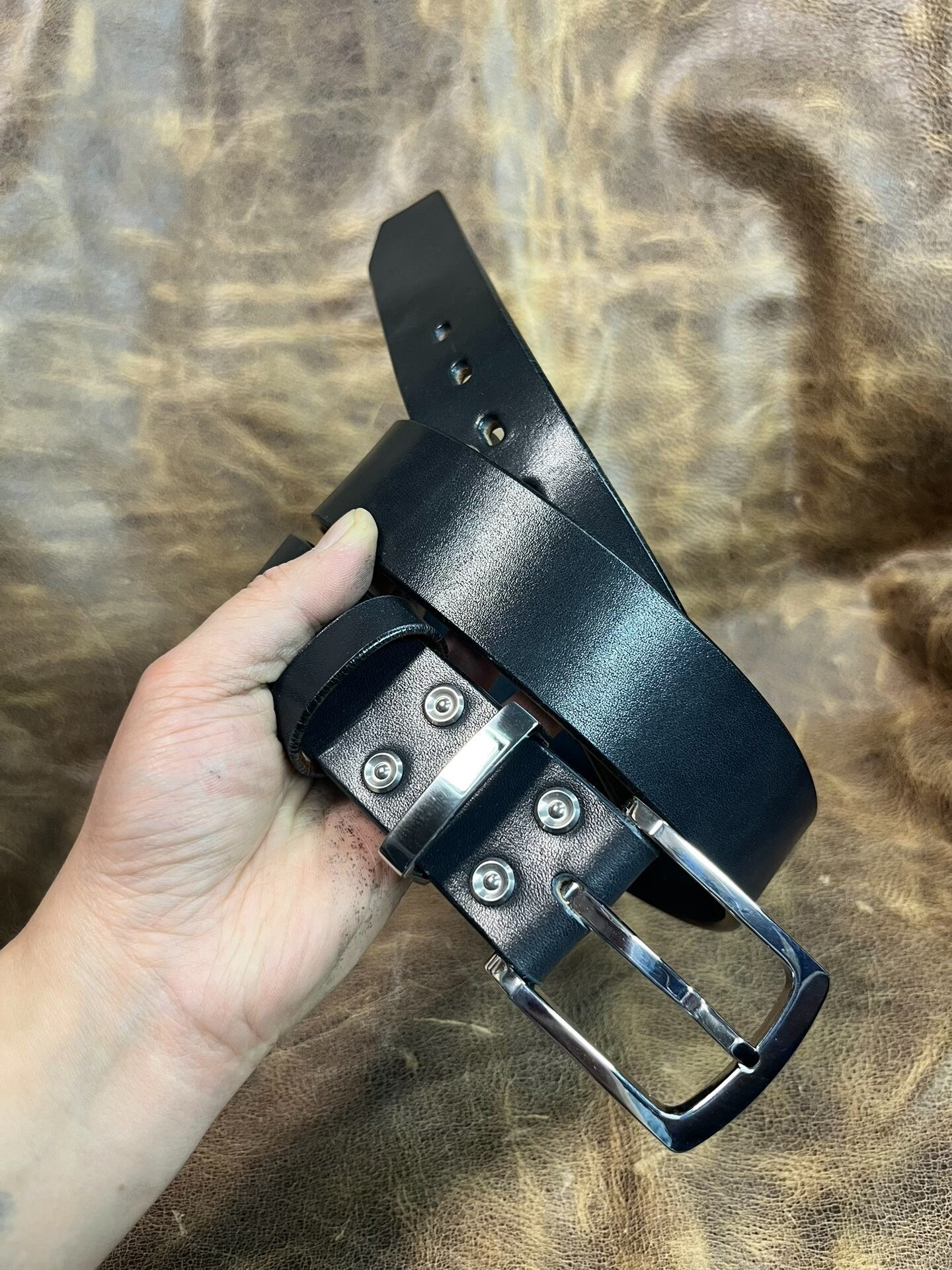 5.5mm thick Japanese Tochigi Shonan back leather belt with handmade…