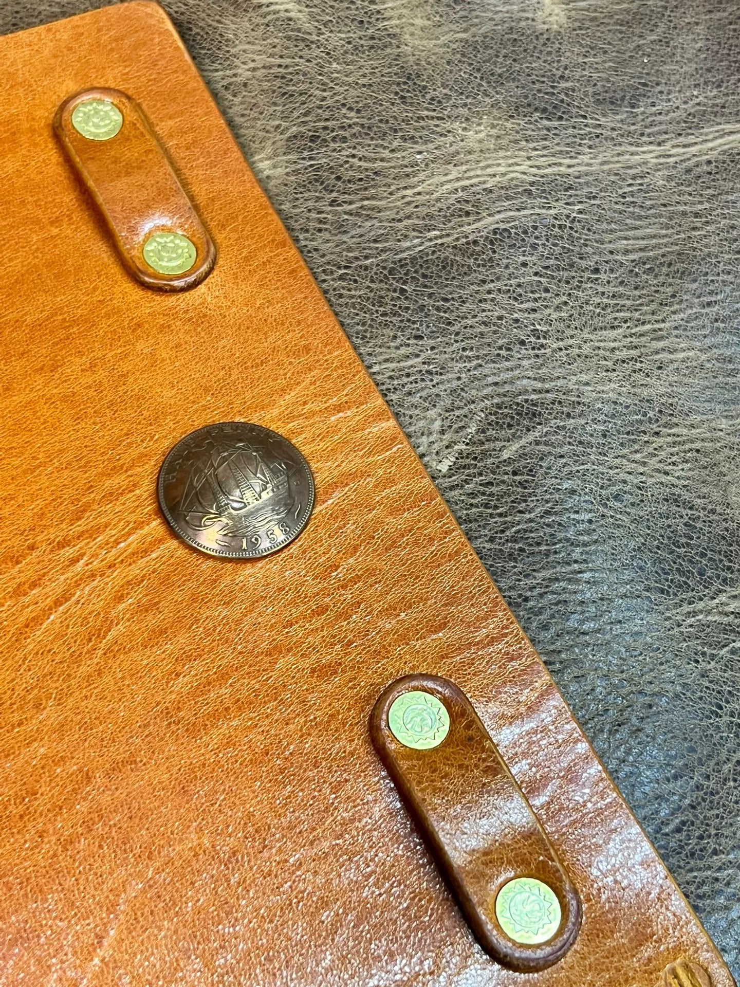 Horwen style oil wax leather A6 made of 4mm single layer thickness…