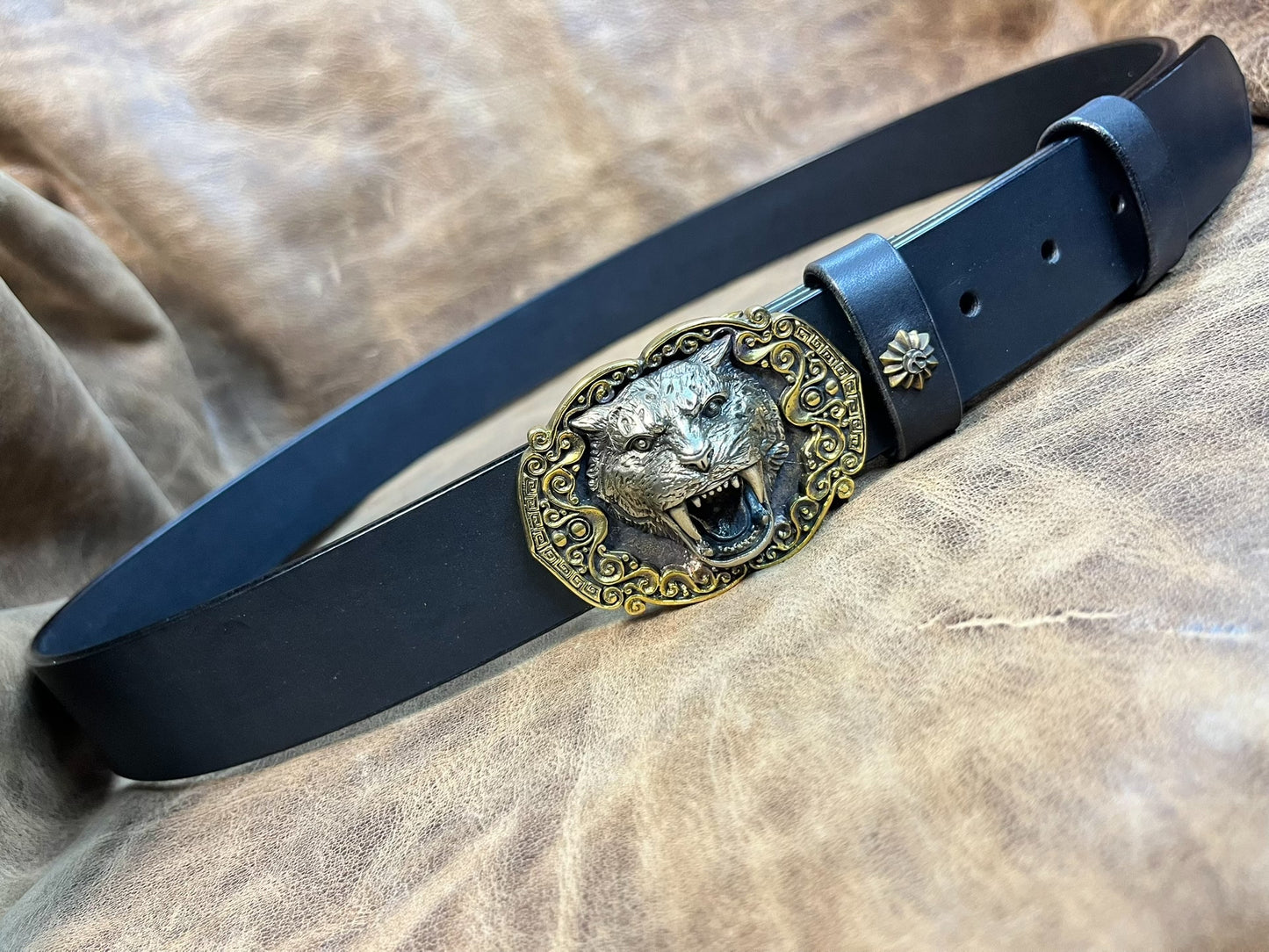 The three-dimensional tiger head smooth buckle is matched with an I…