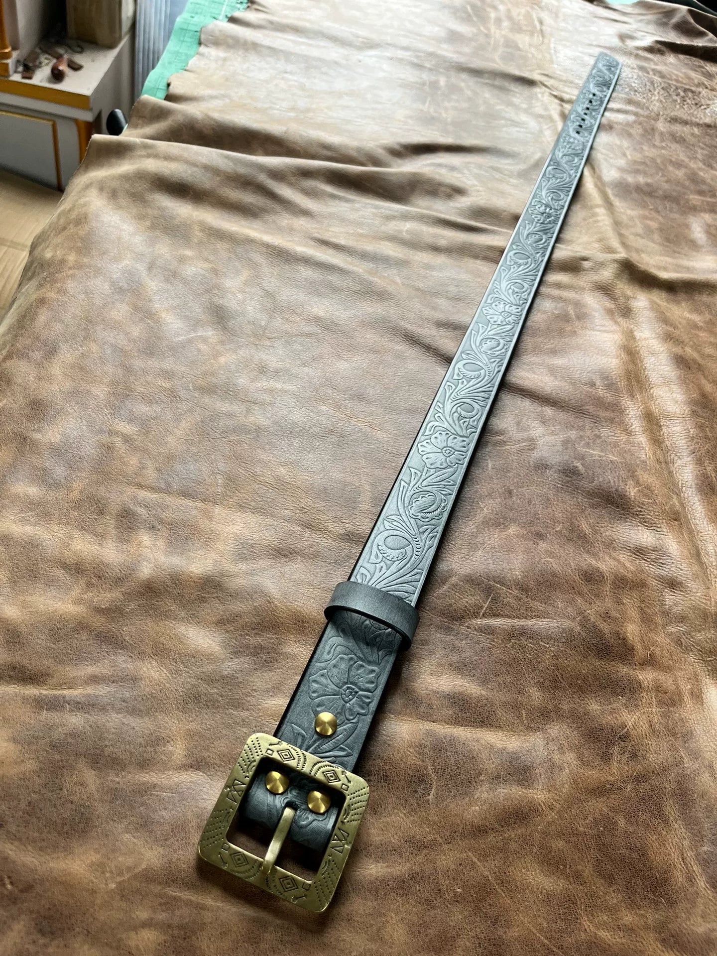 Customized Italian horse-rein carved handmade belt