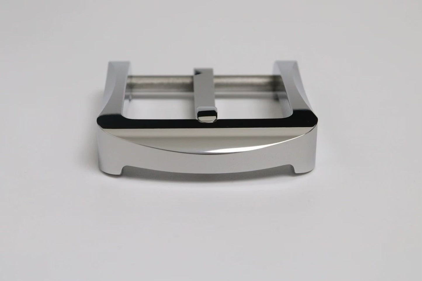 Muchen's new M6 is made of 440c material and has a Rockwell hardnes…