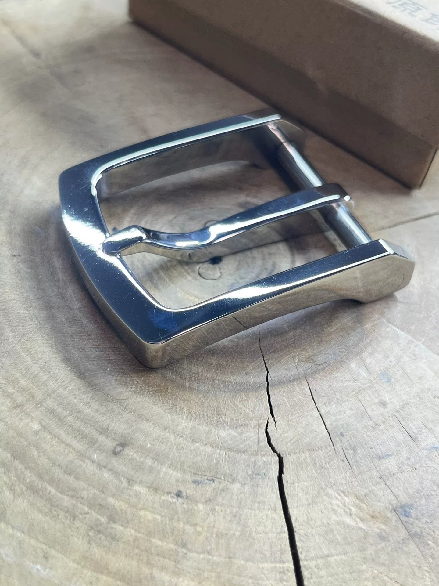 Genuine gadfly buckle
