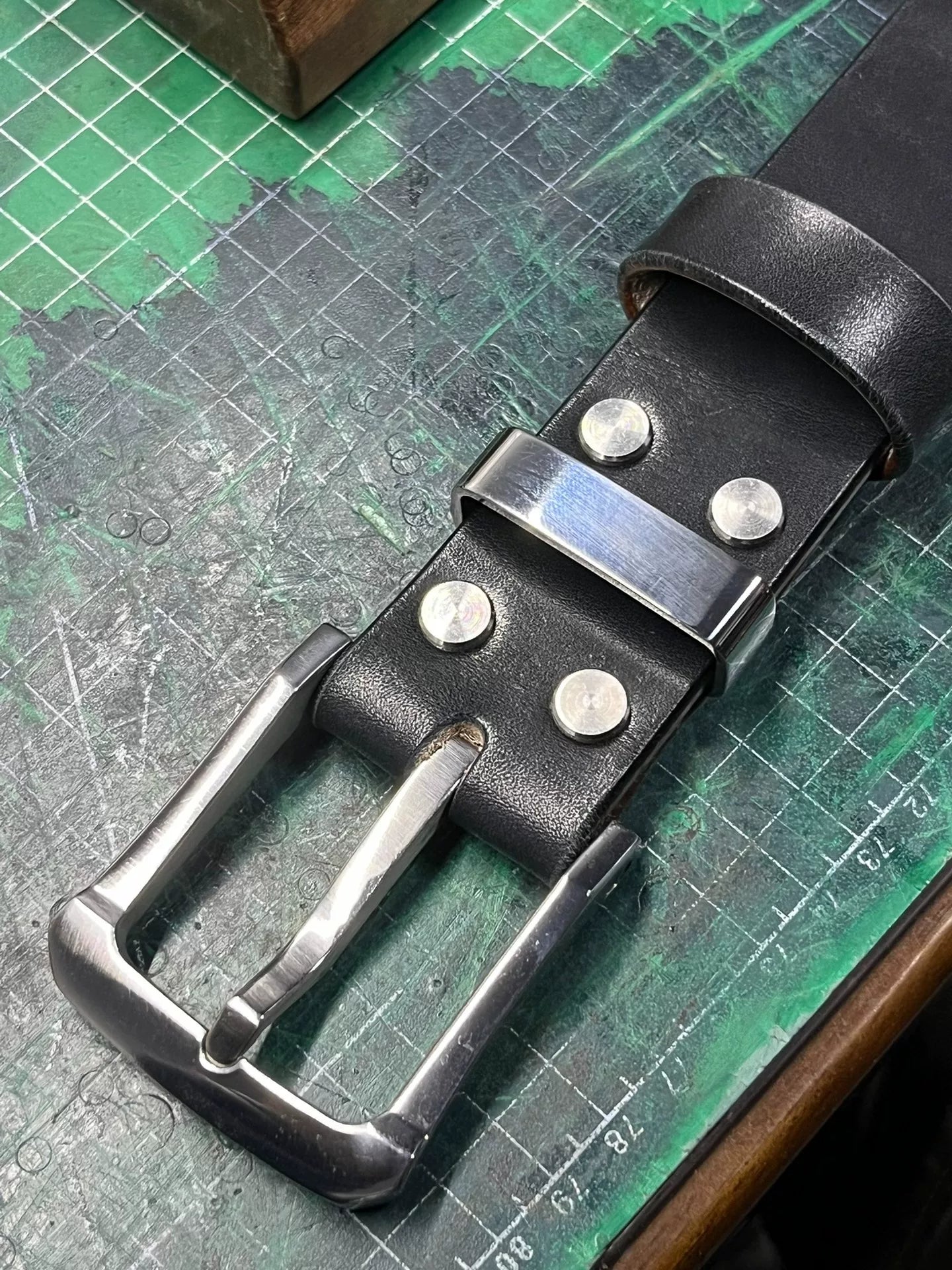 5.5mm thick Japanese Tochigi Shonan back leather belt with handmade…