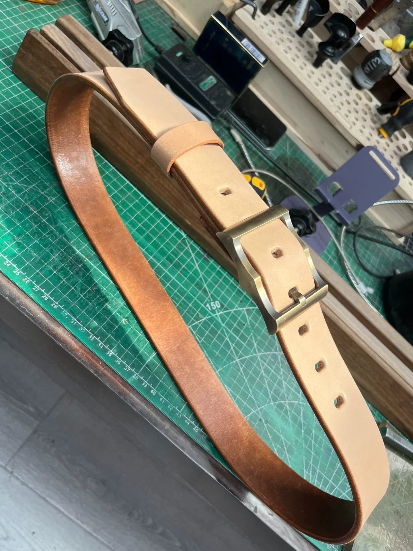 Muchen's bat floor is matched with imported Meian handmade men's or…